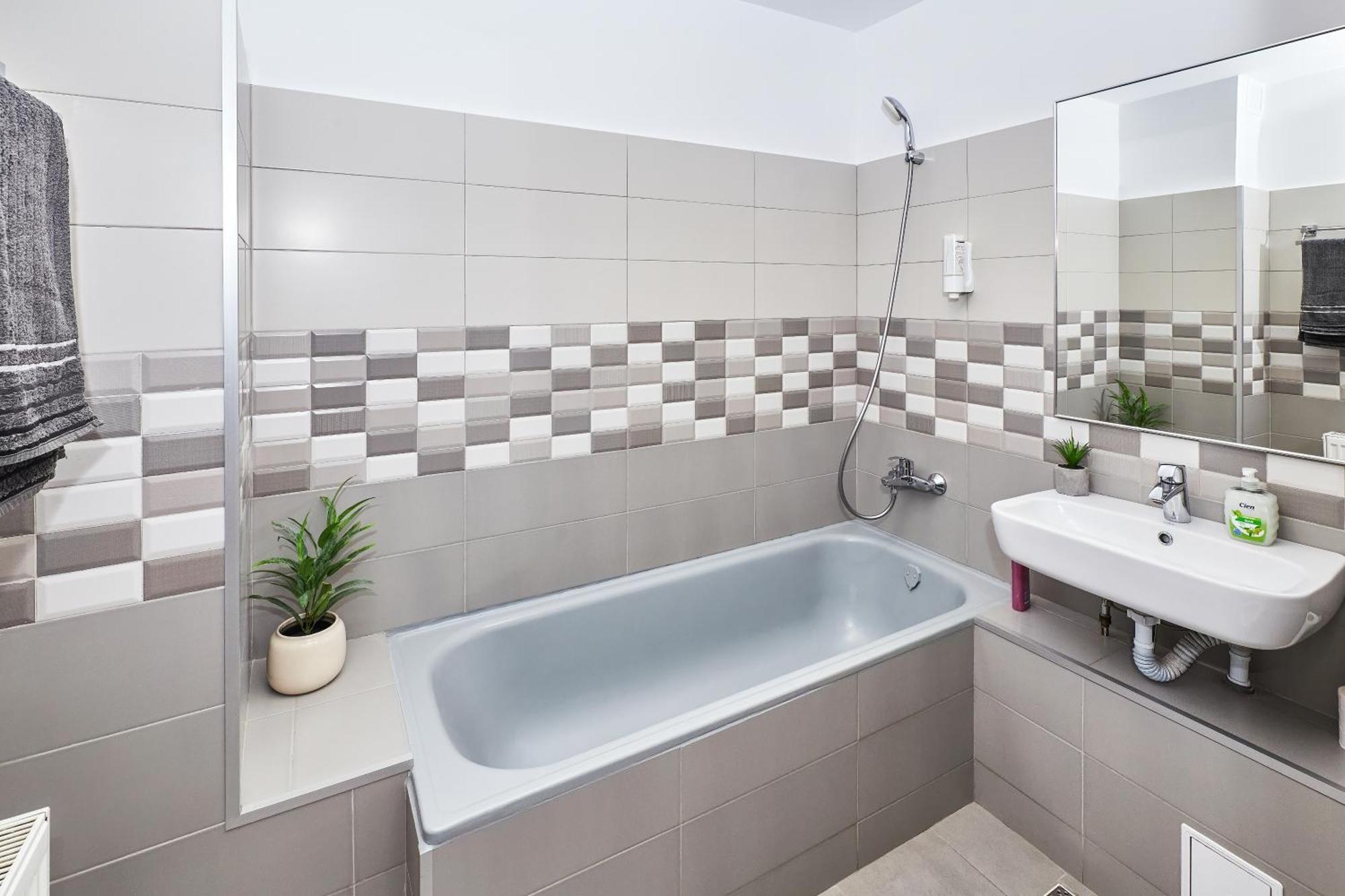 Marcos Apartments - Self Check-In Resita Ngoại thất bức ảnh